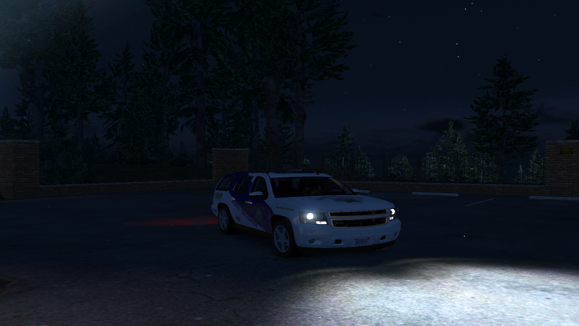SAHP SUV bei Nacht